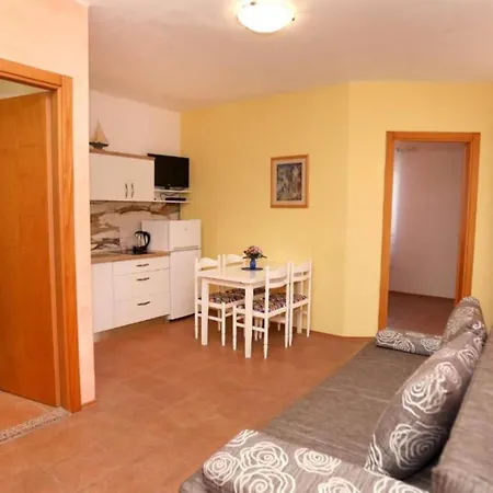 Gogi - One Bedroom A3 شقة