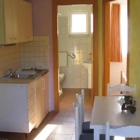 Gogi - One Bedroom A3 تروغير