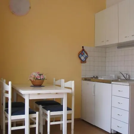Gogi - One Bedroom A3 Apartman *