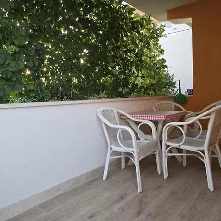 Gogi - One Bedroom A3