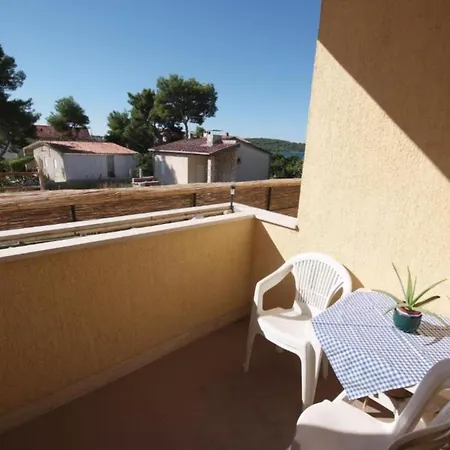 Gogi - One Bedroom A3 شقة